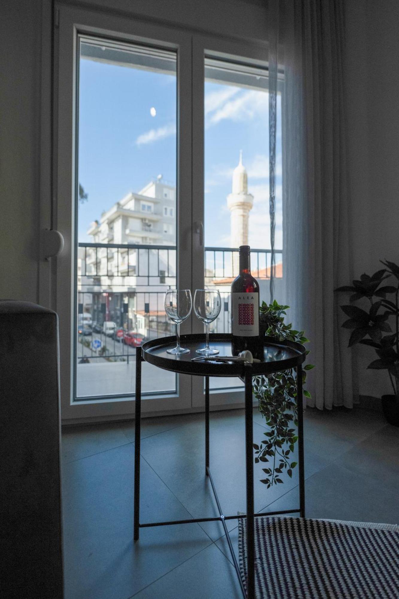 Themis Urban Stay Komotiní Luaran gambar